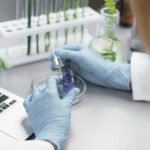 Über uns 11 ASO Labor Büro, das umfassende Materialanalysen und Tests zur Qualitätssicherung bietet. Kontaktinformationen sichtbar.