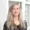 Martina Hornung, stellvertretende Laborleitung bei ASO, präsentiert Expertise in der Analyse von Gefahrstoffen und Materialprüfungen für die Gesundheits- und Hygienebranche.